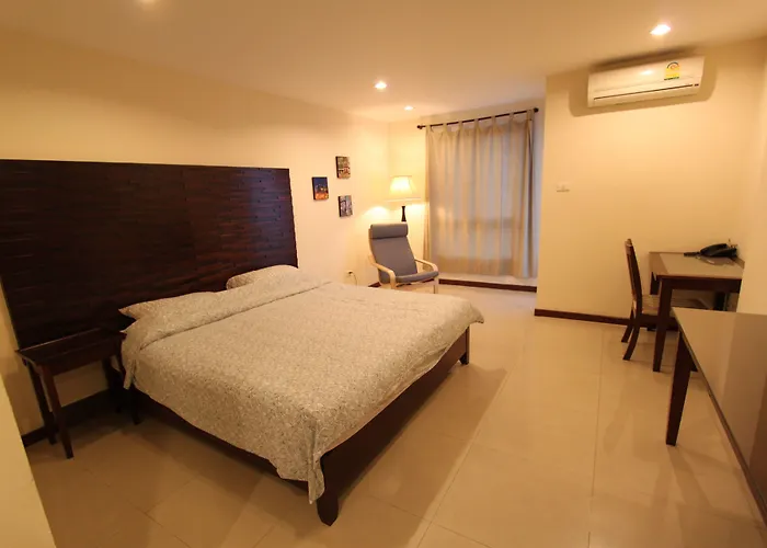 The Royal Bee Aparthotel Don Mueang International Airport